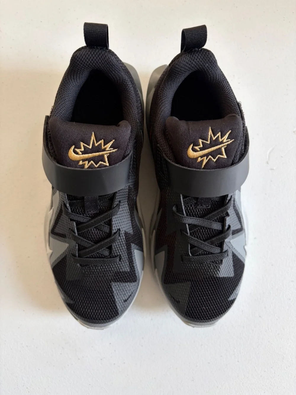 Nike S.T. Dynamite Kids Basketball Shoes Black Grey Gold Size 3Y